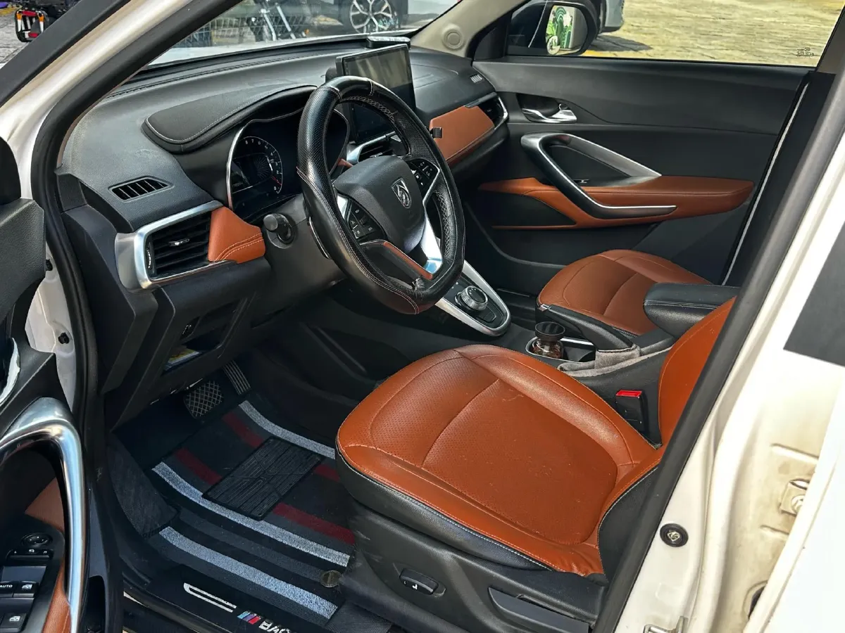 2017 HaiMa S5 Young Edition 1.6L 122HP L4 5MT,autocango,china used car exporter,china ev exporter,chinese used car exporter,chinese used ev exporter