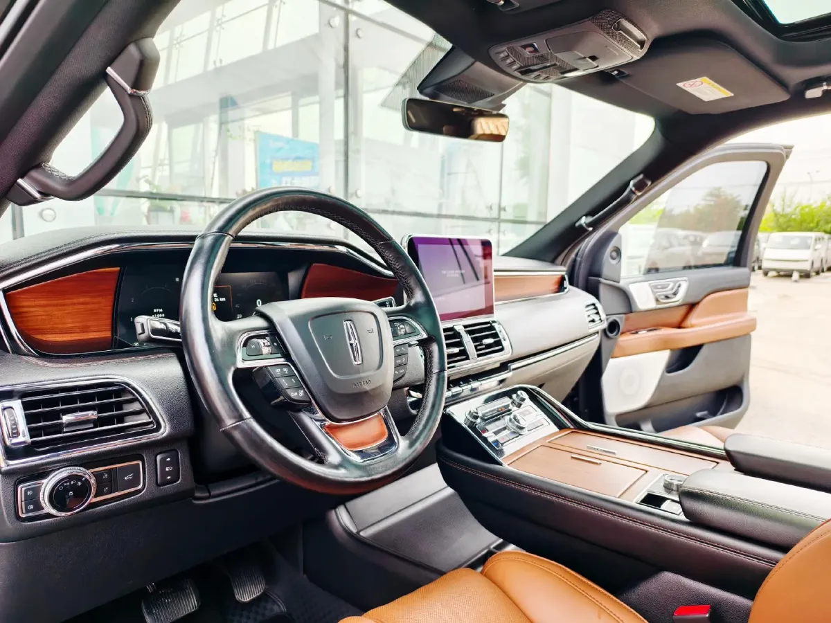 2019 Lincoln Navigator 3.5T 388HP V6 10AT,autocango,china used car exporter,china ev exporter,chinese used car exporter,chinese used ev exporter