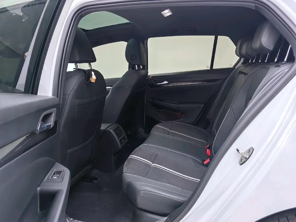 2023 Volkswagen Golf 1.4T 150HP L4 7DCT,autocango,china used car exporter,china ev exporter,chinese used car exporter,chinese used ev exporter