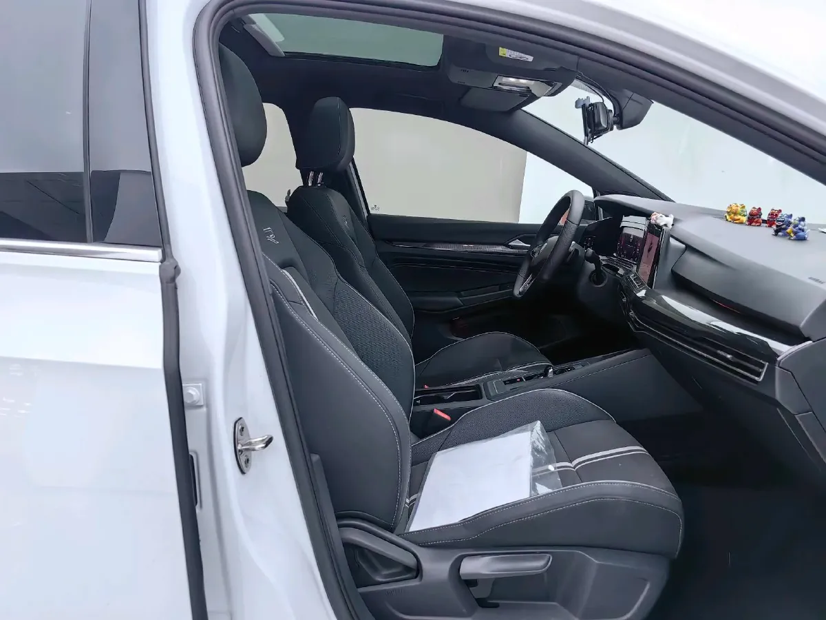2023 Volkswagen Golf 1.4T 150HP L4 7DCT,autocango,china used car exporter,china ev exporter,chinese used car exporter,chinese used ev exporter
