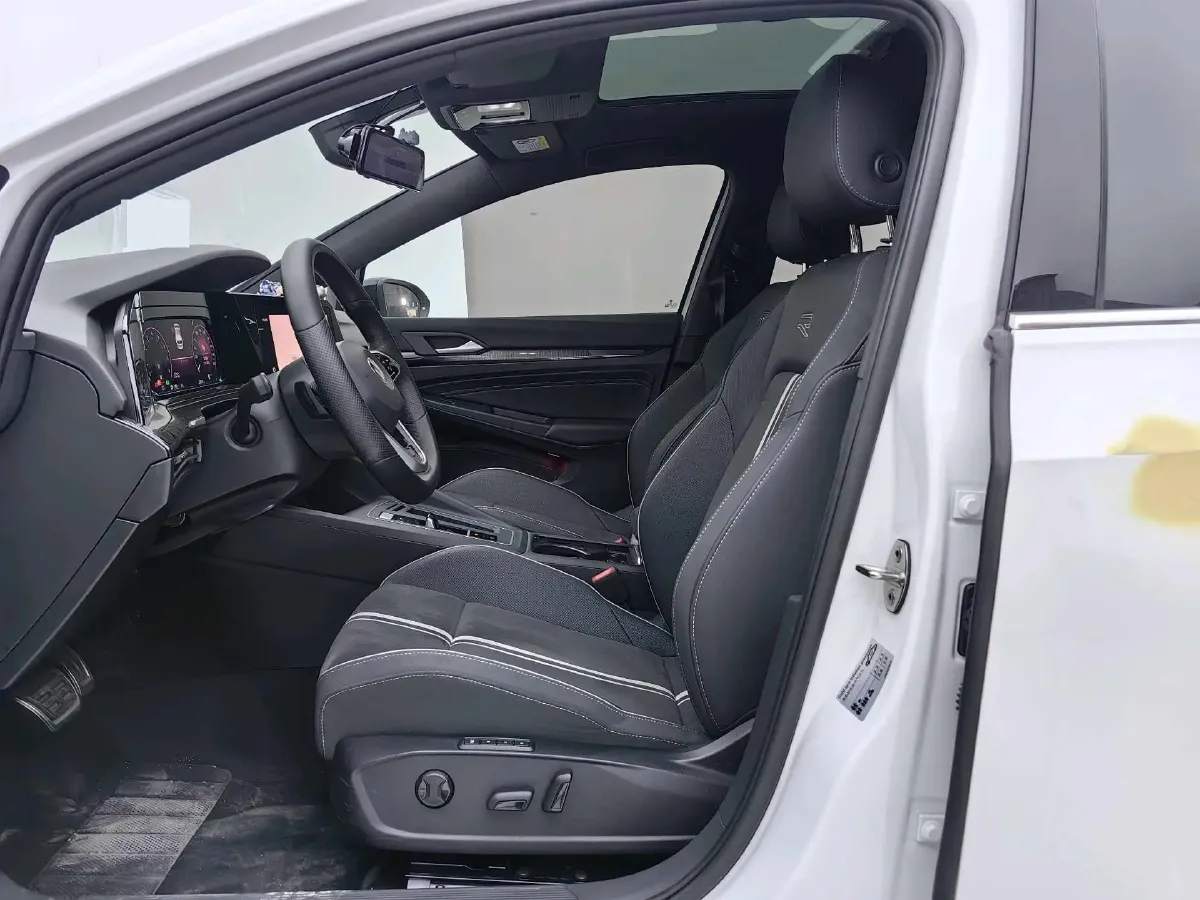 2023 Volkswagen Golf 1.4T 150HP L4 7DCT,autocango,china used car exporter,china ev exporter,chinese used car exporter,chinese used ev exporter