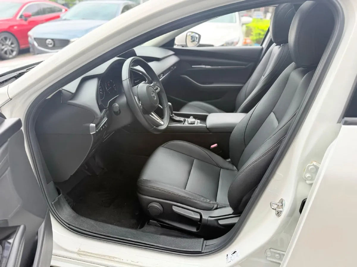 2020 Mazda 3 Axela 2.0L 158HP L4 6AT,autocango,china used car exporter,china ev exporter,chinese used car exporter,chinese used ev exporter