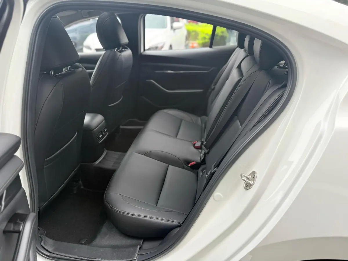 2020 Mazda 3 Axela 2.0L 158HP L4 6AT,autocango,china used car exporter,china ev exporter,chinese used car exporter,chinese used ev exporter