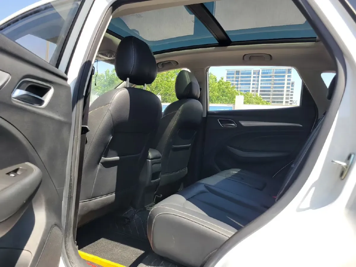 2020 Roewe RX3 1.6L 125HP L4 CVT,autocango,china used car exporter,china ev exporter,chinese used car exporter,chinese used ev exporter