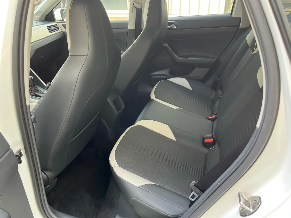2021 Haval H6 1.5T 169HP L4 7DCT,autocango,china used car exporter,china ev exporter,chinese used car exporter,chinese used ev exporter