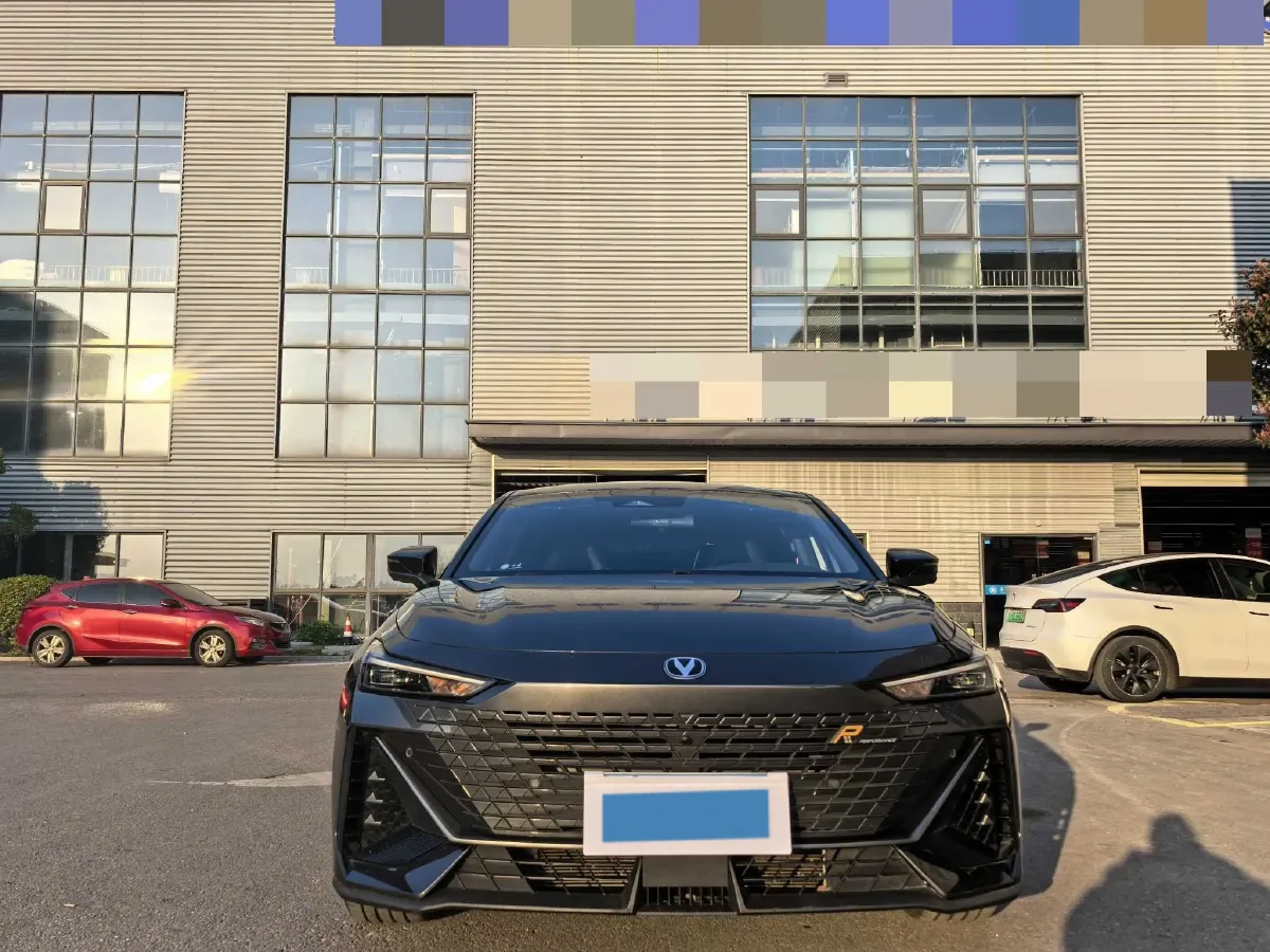 2023 ChangAn UNI-V 1.5T 188HP L4 7DCT,autocango,china used car exporter,china ev exporter,chinese used car exporter,chinese used ev exporter
