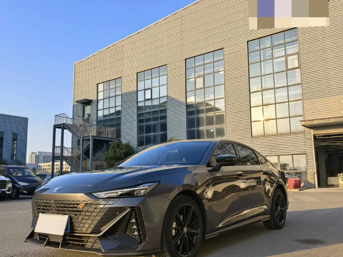 2023 ChangAn UNI-V 1.5T 188HP L4 7DCT,autocango,china used car exporter,china ev exporter,chinese used car exporter,chinese used ev exporter