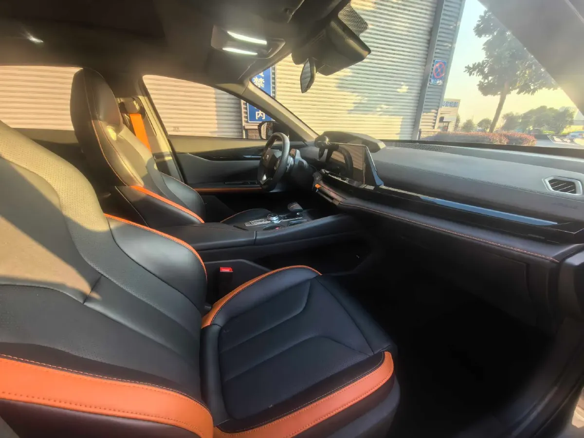 2023 ChangAn UNI-V 1.5T 188HP L4 7DCT,autocango,china used car exporter,china ev exporter,chinese used car exporter,chinese used ev exporter