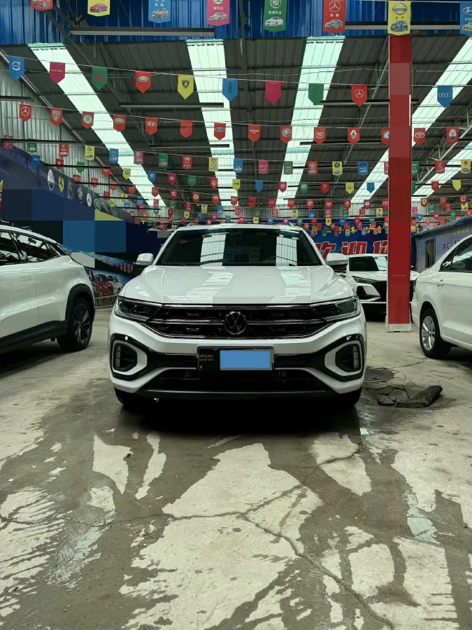 2024 Volkswagen T-Roc 1.5T 160HP L4 7DCT,autocango,china used car exporter,china ev exporter,chinese used car exporter,chinese used ev exporter