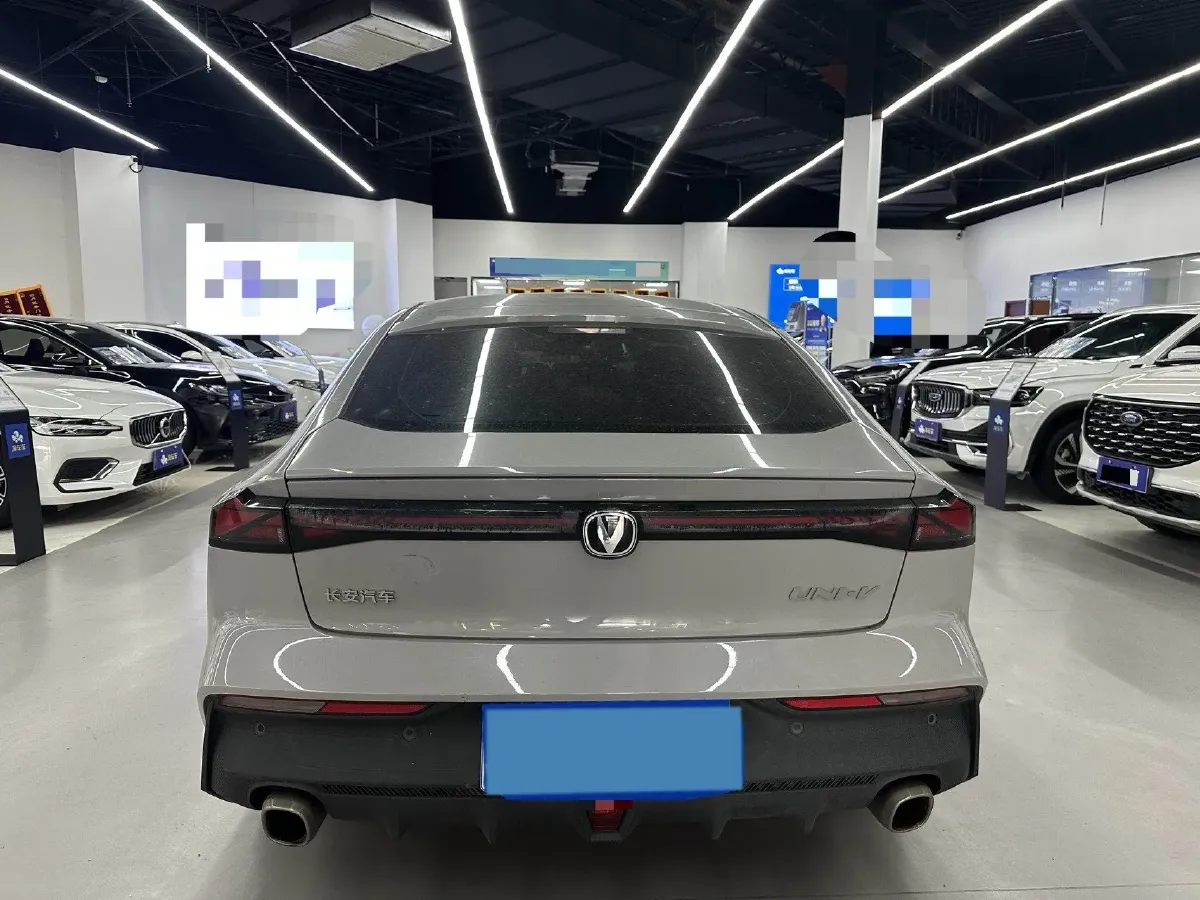 2022 ChangAn UNI-V 1.5T 188HP L4 7DCT,autocango,china used car exporter,china ev exporter,chinese used car exporter,chinese used ev exporter