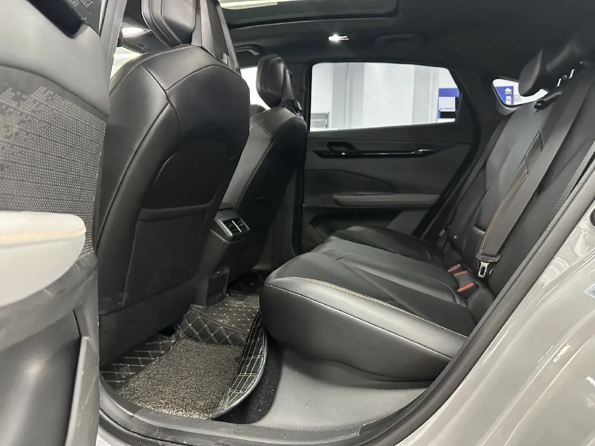 2022 ChangAn UNI-V 1.5T 188HP L4 7DCT,autocango,china used car exporter,china ev exporter,chinese used car exporter,chinese used ev exporter