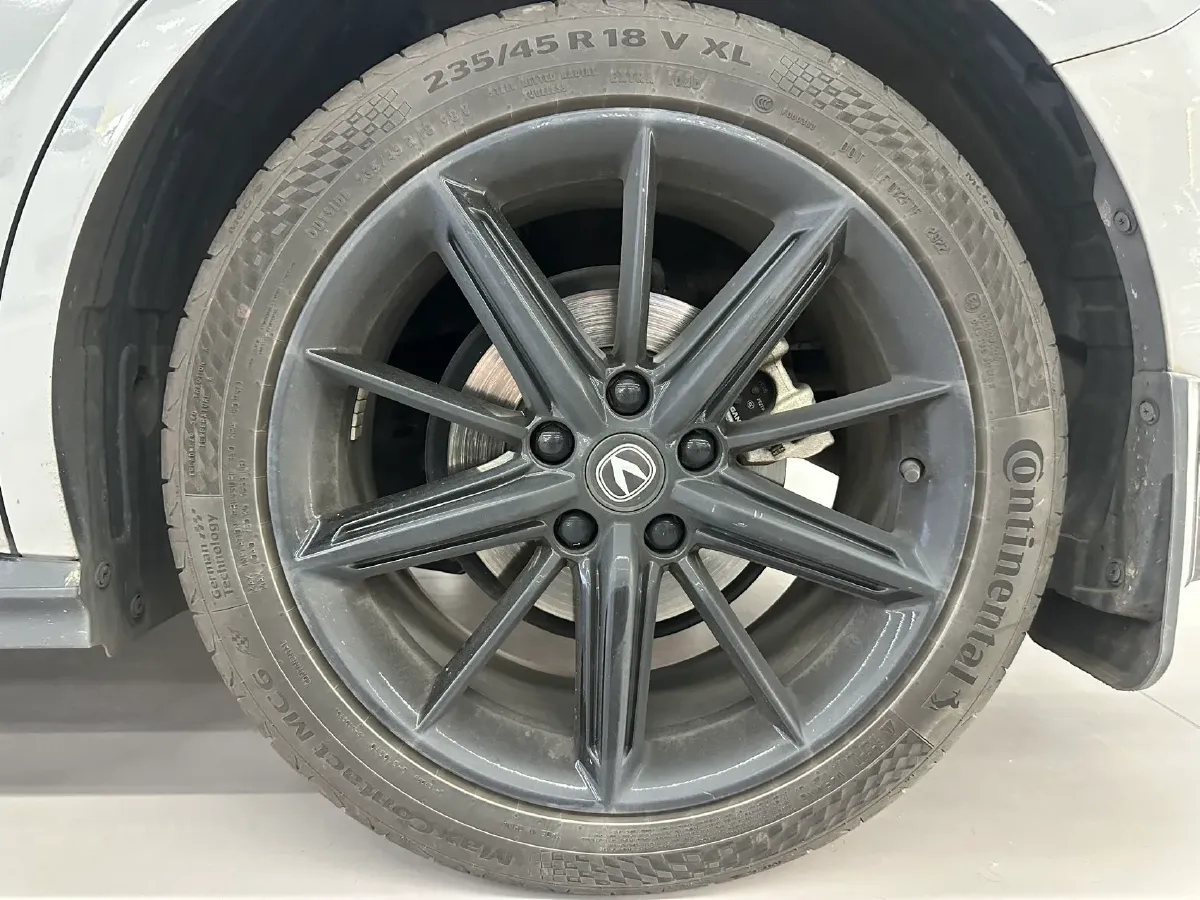 2022 ChangAn UNI-V 1.5T 188HP L4 7DCT,autocango,china used car exporter,china ev exporter,chinese used car exporter,chinese used ev exporter