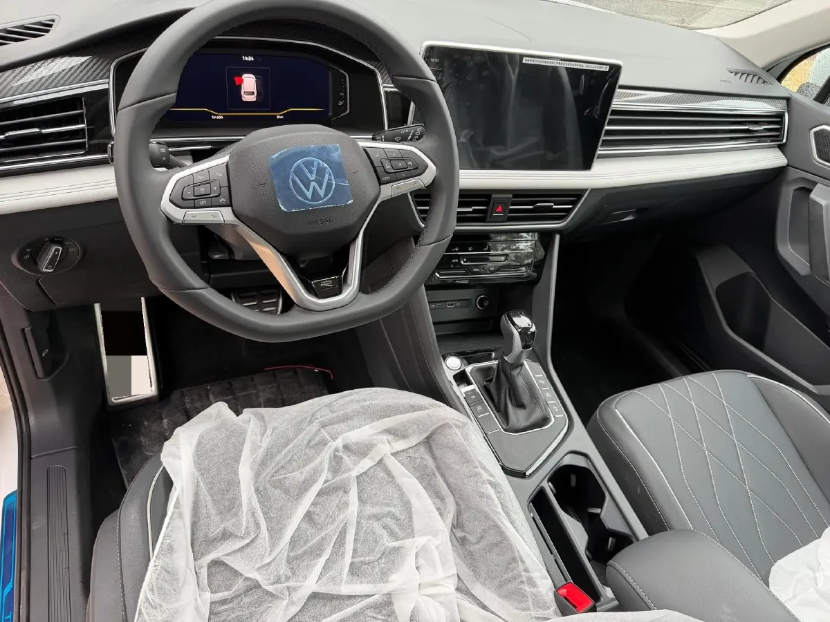 2025 Volkswagen Tiguan L 2.0T 186HP L4 7DCT,autocango,china used car exporter,china ev exporter,chinese used car exporter,chinese used ev exporter