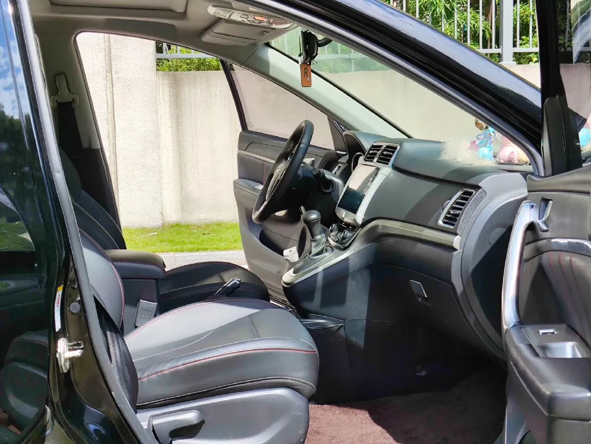 2018 Haval M6 1.5T 150HP L4 7DCT,autocango,china used car exporter,china ev exporter,chinese used car exporter,chinese used ev exporter