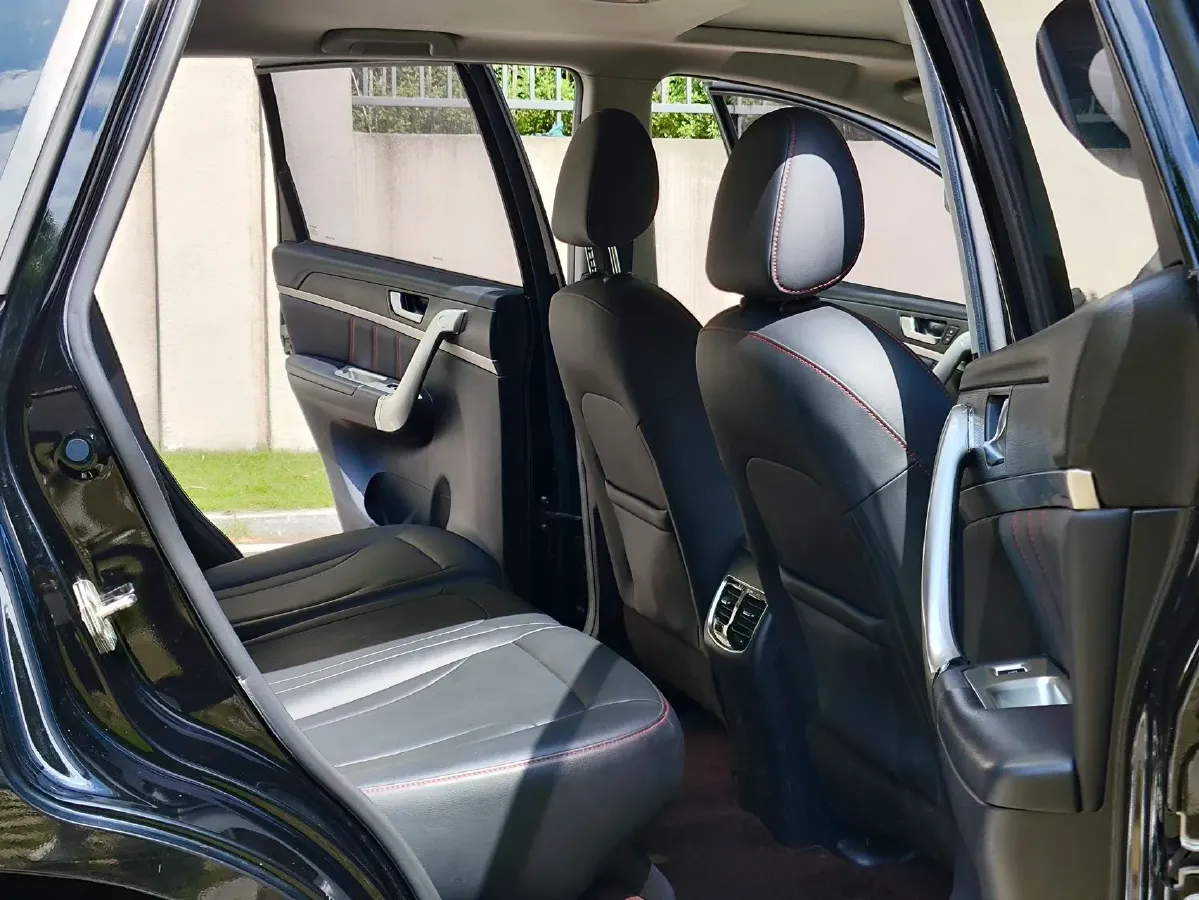 2018 Haval M6 1.5T 150HP L4 7DCT,autocango,china used car exporter,china ev exporter,chinese used car exporter,chinese used ev exporter