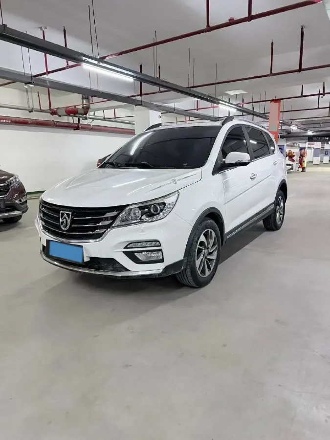2017 BaoJun 560 1.5T 150HP L4 6DCT,autocango,china used car exporter,china ev exporter,chinese used car exporter,chinese used ev exporter