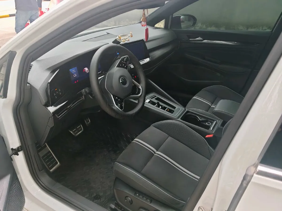 2025 Volkswagen Golf 1.5T 160HP L4 7DCT,autocango,china used car exporter,china ev exporter,chinese used car exporter,chinese used ev exporter