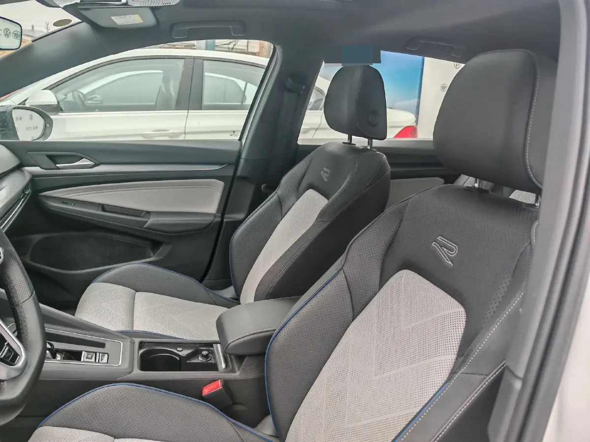 2025 Volkswagen Golf 1.5T 160HP L4 7DCT,autocango,china used car exporter,china ev exporter,chinese used car exporter,chinese used ev exporter