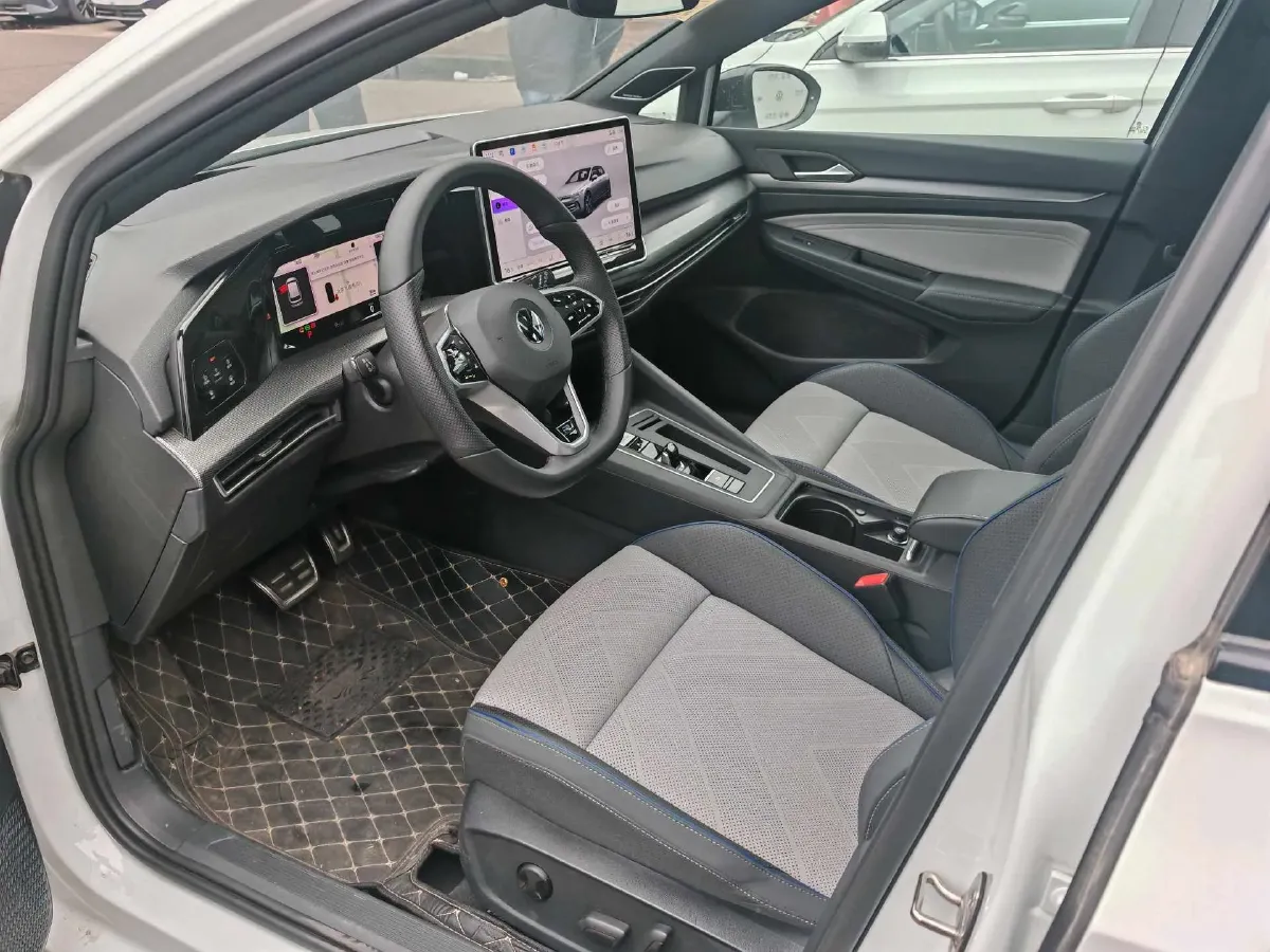 2025 Volkswagen Golf 1.5T 160HP L4 7DCT,autocango,china used car exporter,china ev exporter,chinese used car exporter,chinese used ev exporter