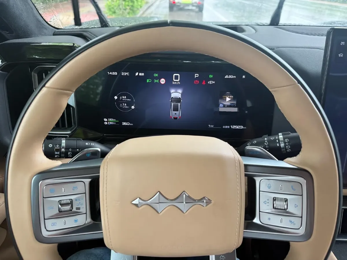 2025 FangChengBao Bao 8 2.0T 245HP L4 E-CVT PHEV 36.8KWH,autocango,china used car exporter,china ev exporter,chinese used car exporter,chinese used ev exporter