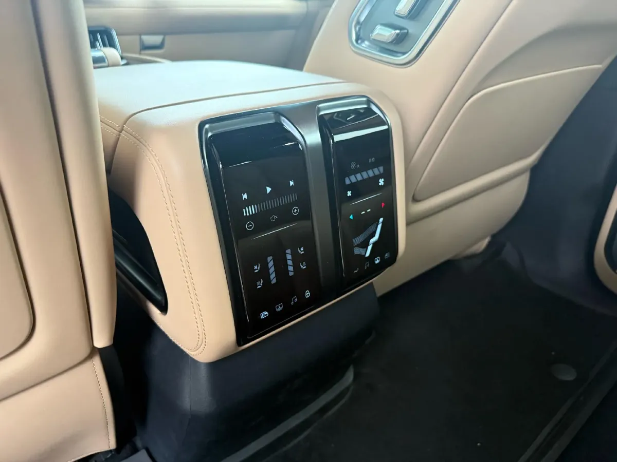 2025 FangChengBao Bao 8 2.0T 245HP L4 E-CVT PHEV 36.8KWH,autocango,china used car exporter,china ev exporter,chinese used car exporter,chinese used ev exporter