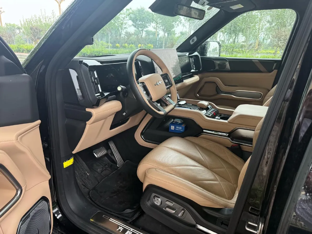 2025 FangChengBao Bao 8 2.0T 245HP L4 E-CVT PHEV 36.8KWH,autocango,china used car exporter,china ev exporter,chinese used car exporter,chinese used ev exporter