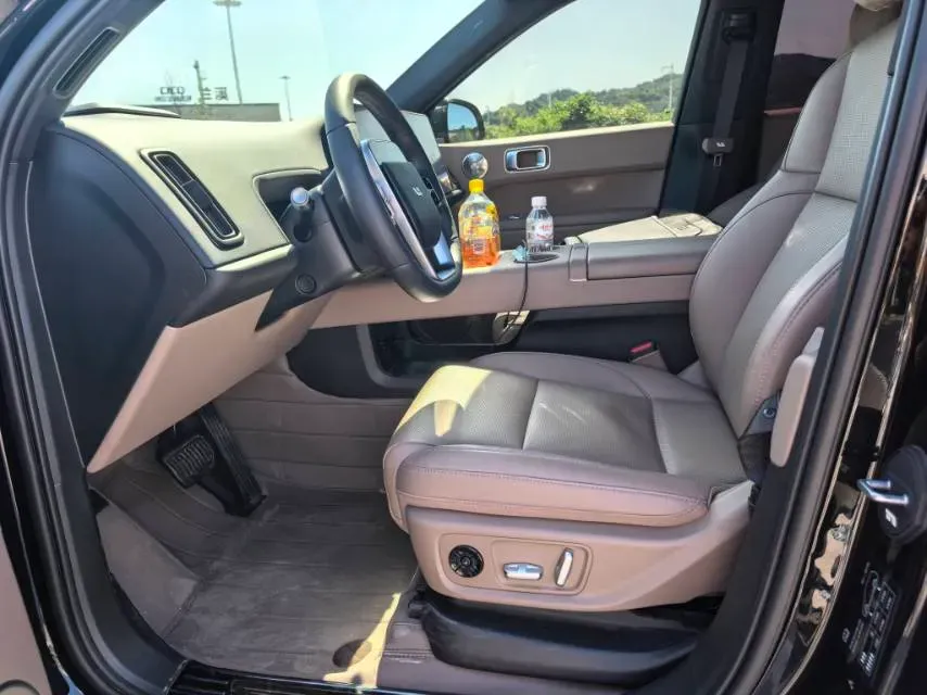 2025 Li L6 Range Extended 154HP L4 REEV,autocango,china used car exporter,china ev exporter,chinese used car exporter,chinese used ev exporter