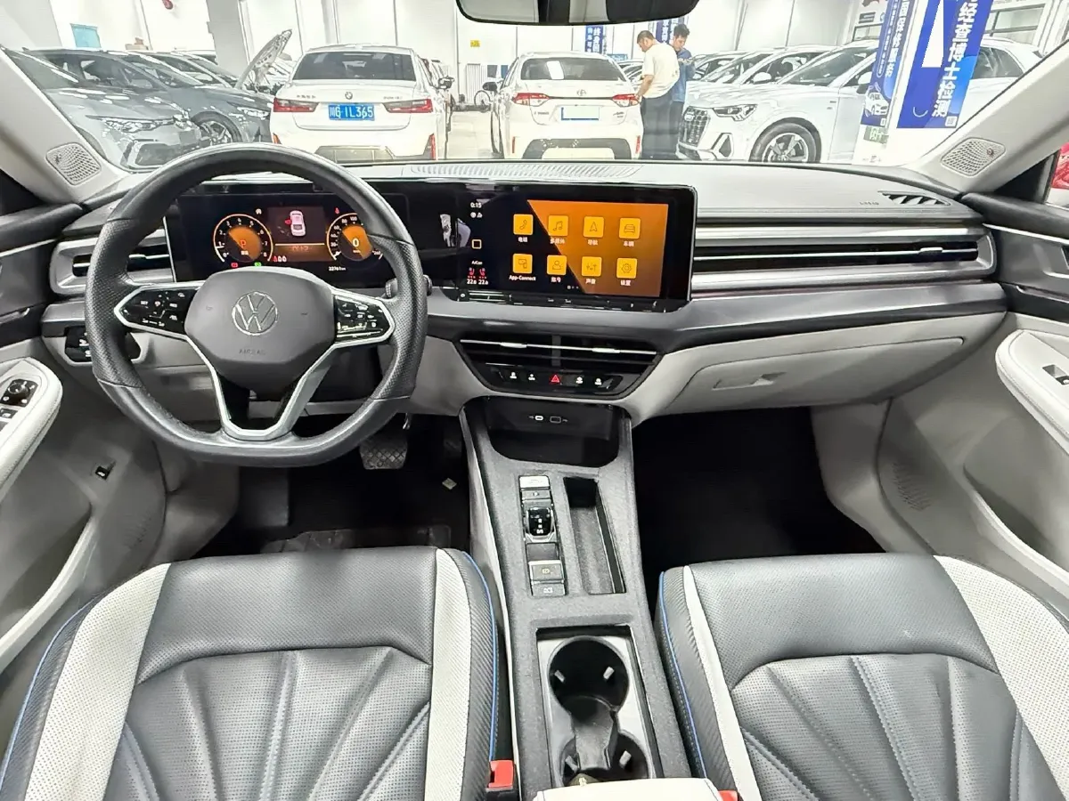 2022 Skoda Superb 2.0T 186HP L4 7DCT,autocango,china used car exporter,china ev exporter,chinese used car exporter,chinese used ev exporter