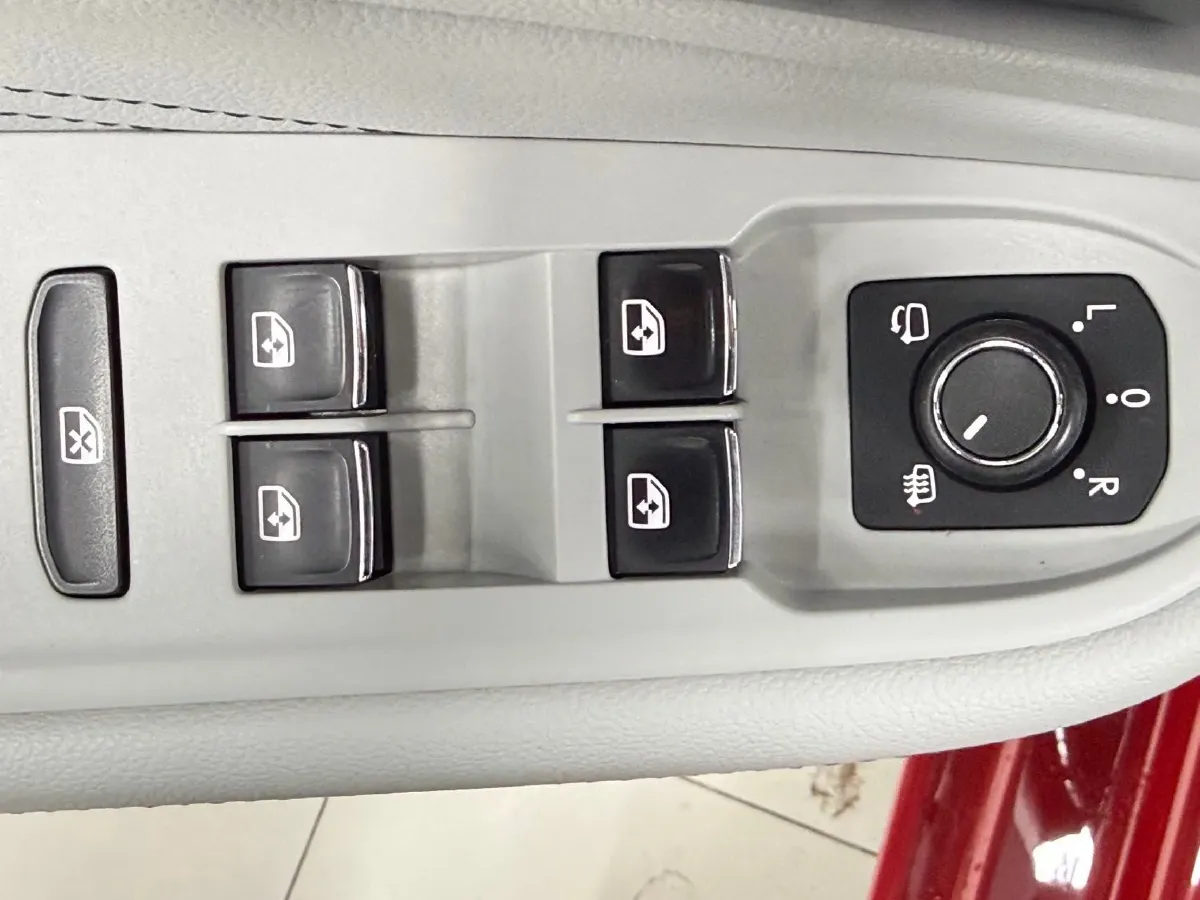 2022 Skoda Superb 2.0T 186HP L4 7DCT,autocango,china used car exporter,china ev exporter,chinese used car exporter,chinese used ev exporter