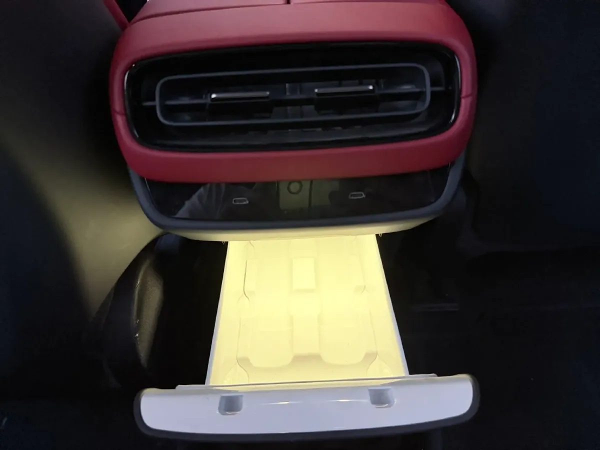 2024 MI SU7 BEV 101KWH,autocango,china used car exporter,china ev exporter,chinese used car exporter,chinese used ev exporter