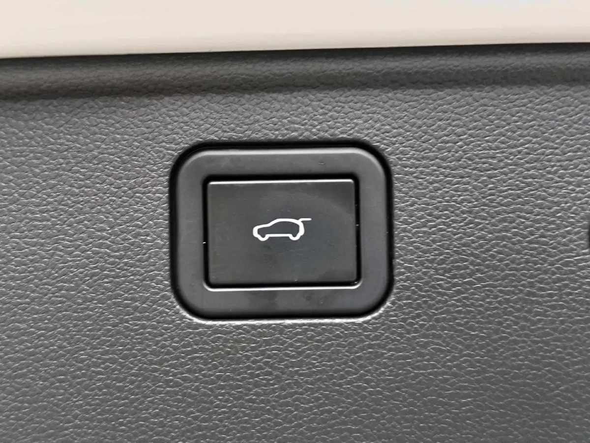 2020 Mazda 3 Axela 1.5L 117HP L4 6AT,autocango,china used car exporter,china ev exporter,chinese used car exporter,chinese used ev exporter