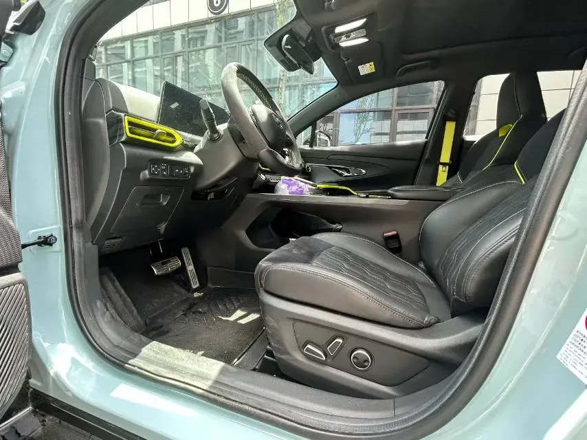2022 ChangAn UNI-T 2.0T 233HP L4 8AT,autocango,china used car exporter,china ev exporter,chinese used car exporter,chinese used ev exporter