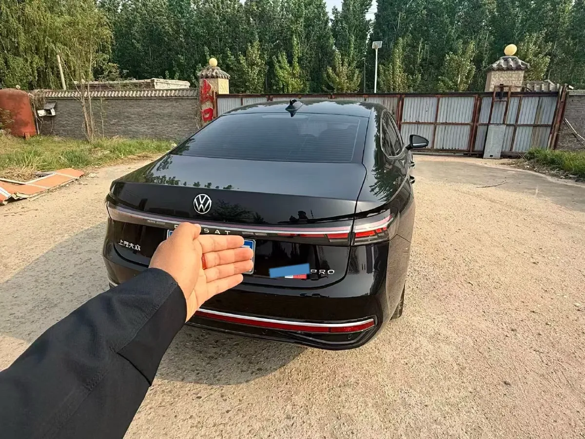 2025 Volkswagen Passat 2.0T 220HP L4 7DCT,autocango,china used car exporter,china ev exporter,chinese used car exporter,chinese used ev exporter