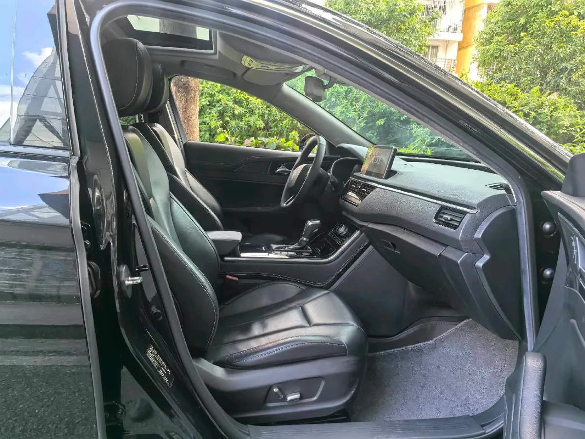 2019 HongQi H5 1.8T 180HP L4 6AT,autocango,china used car exporter,china ev exporter,chinese used car exporter,chinese used ev exporter