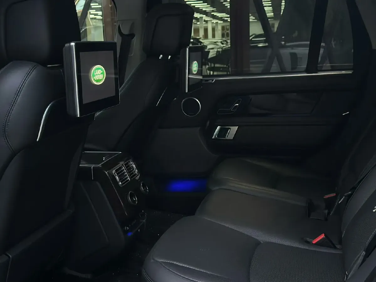 2021 Land Rover Range Rover 3.0T 400HP L6 8AT,autocango,china used car exporter,china ev exporter,chinese used car exporter,chinese used ev exporter