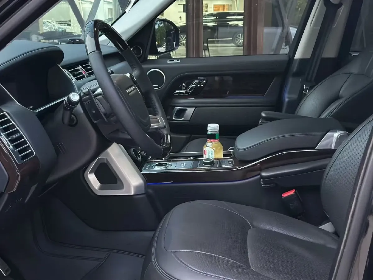 2021 Land Rover Range Rover 3.0T 400HP L6 8AT,autocango,china used car exporter,china ev exporter,chinese used car exporter,chinese used ev exporter