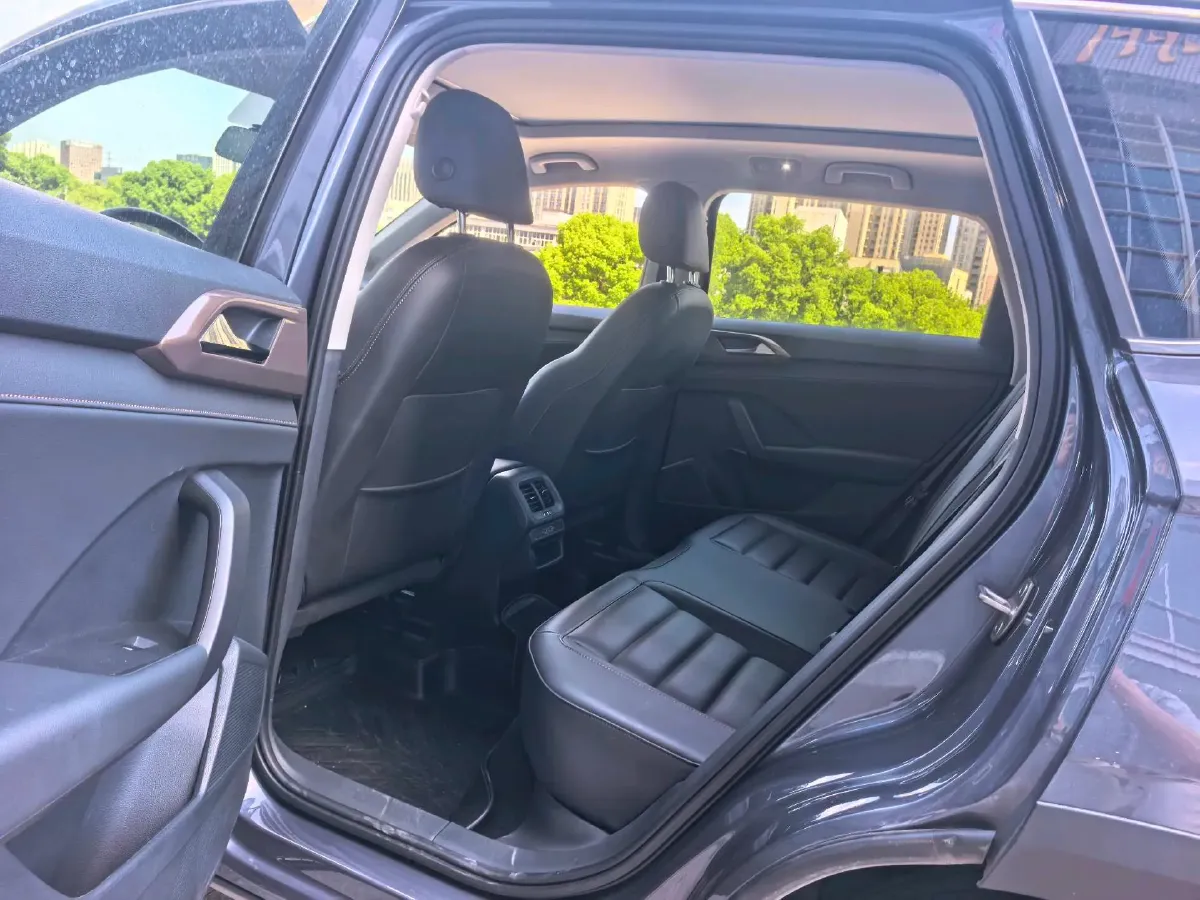 2019 MINI MINI 1.5T 102HP L3 7DCT,autocango,china used car exporter,china ev exporter,chinese used car exporter,chinese used ev exporter