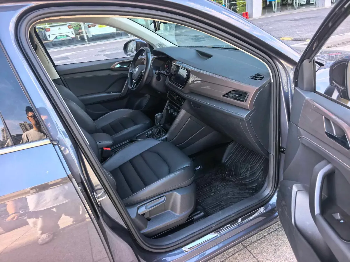 2019 MINI MINI 1.5T 102HP L3 7DCT,autocango,china used car exporter,china ev exporter,chinese used car exporter,chinese used ev exporter