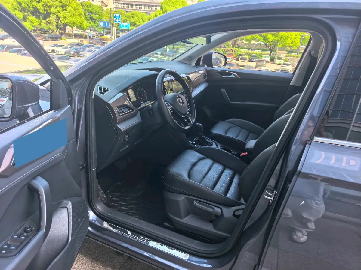 2019 MINI MINI 1.5T 102HP L3 7DCT,autocango,china used car exporter,china ev exporter,chinese used car exporter,chinese used ev exporter