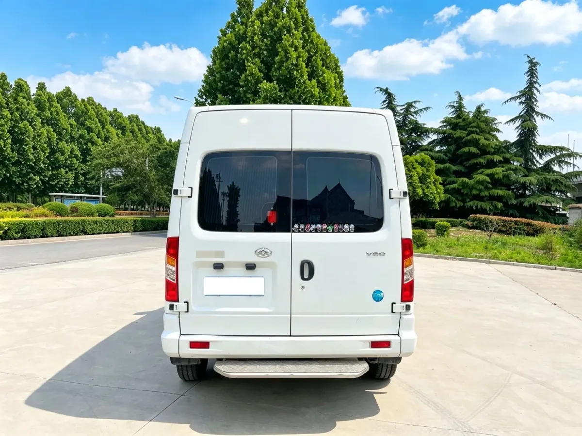 2021 MAXUS XinTu V80 2.0T 127HP L4 6MT,autocango,china used car exporter,china ev exporter,chinese used car exporter,chinese used ev exporter