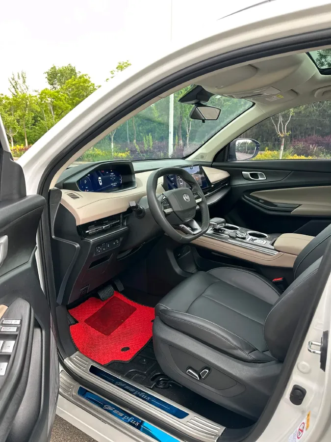 2022 ChangAn Oshan X7 Plus 1.5T 188HP L4 7DCT,autocango,china used car exporter,china ev exporter,chinese used car exporter,chinese used ev exporter