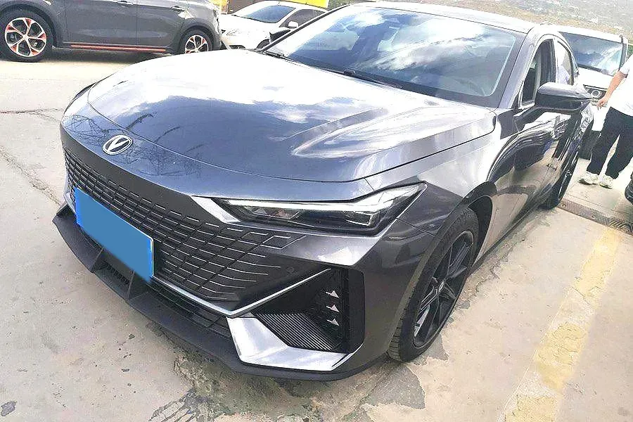 2023 ChangAn UNI-V iDD 1.5T 170HP L4 6TCT PHEV 18.4KWH,autocango,china used car exporter,china ev exporter,chinese used car exporter,chinese used ev exporter