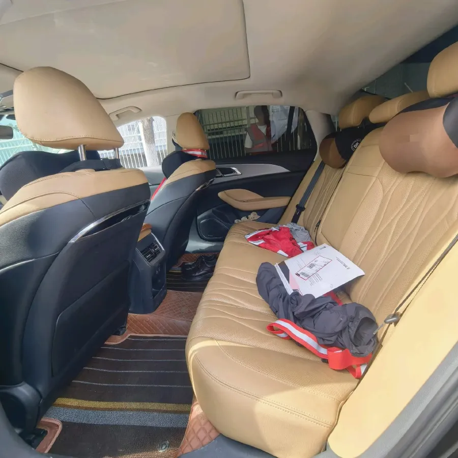 2023 HongQi H5 2.0T 224HP L4 8AT,autocango,china used car exporter,china ev exporter,chinese used car exporter,chinese used ev exporter