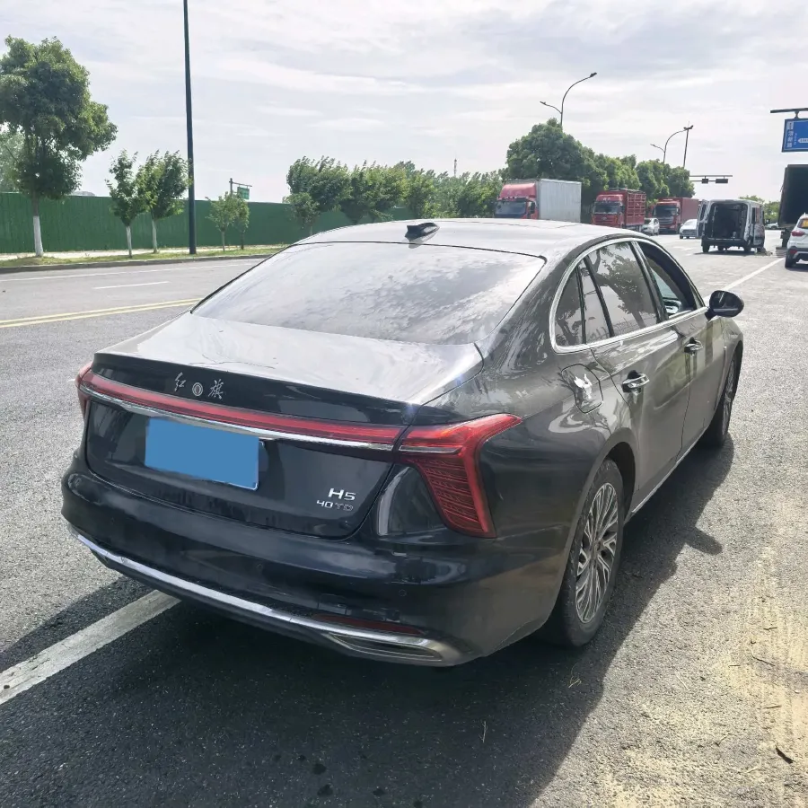2023 HongQi H5 2.0T 224HP L4 8AT,autocango,china used car exporter,china ev exporter,chinese used car exporter,chinese used ev exporter