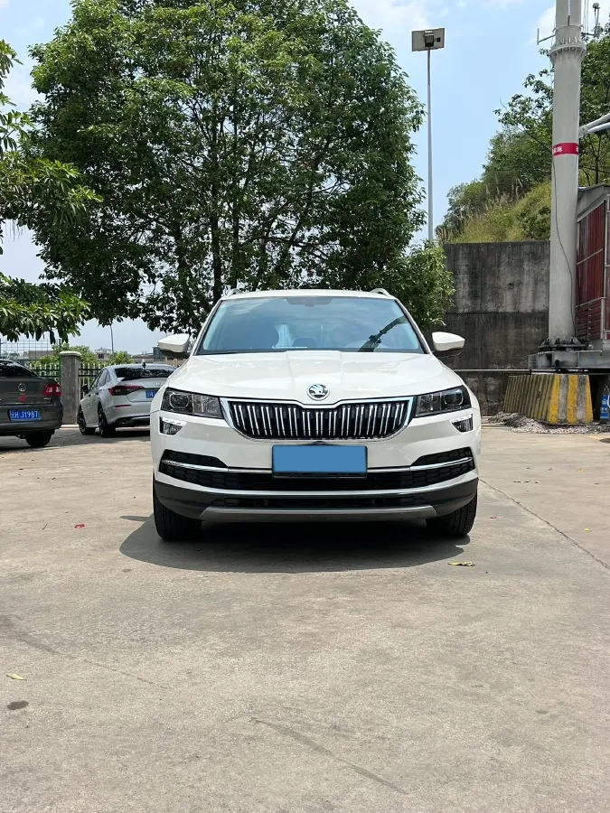 2020 Skoda Karoq 1.4T 150HP L4 7DCT,autocango,china used car exporter,china ev exporter,chinese used car exporter,chinese used ev exporter