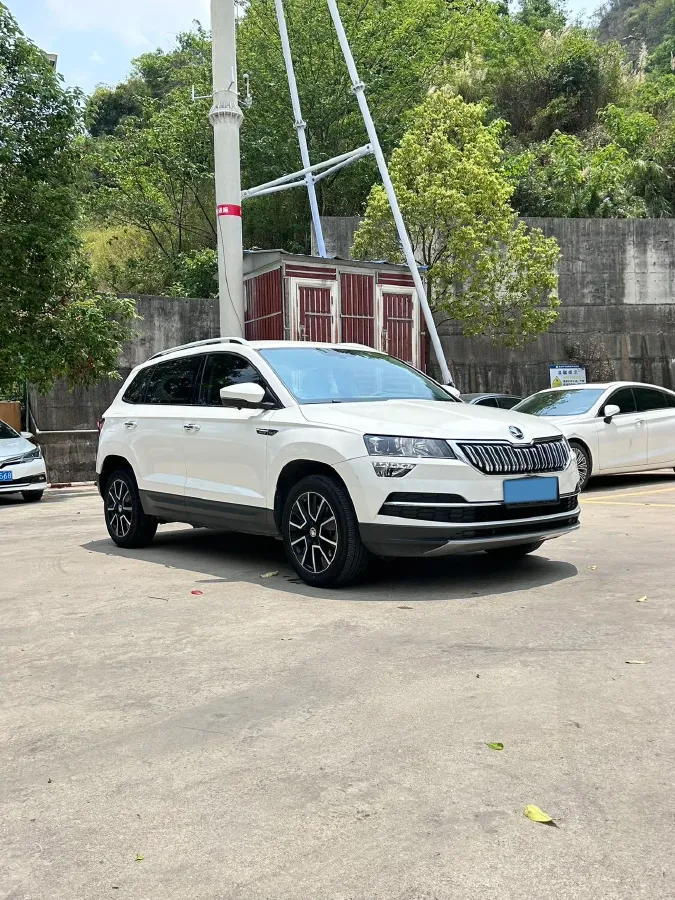 2020 Skoda Karoq 1.4T 150HP L4 7DCT,autocango,china used car exporter,china ev exporter,chinese used car exporter,chinese used ev exporter