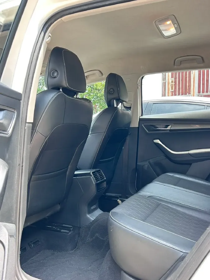 2020 Skoda Karoq 1.4T 150HP L4 7DCT,autocango,china used car exporter,china ev exporter,chinese used car exporter,chinese used ev exporter