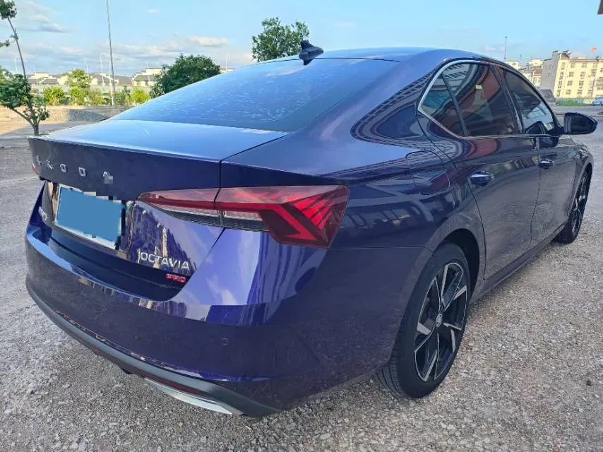 2021 Skoda Octavia 1.4T 150HP L4 7DCT,autocango,china used car exporter,china ev exporter,chinese used car exporter,chinese used ev exporter