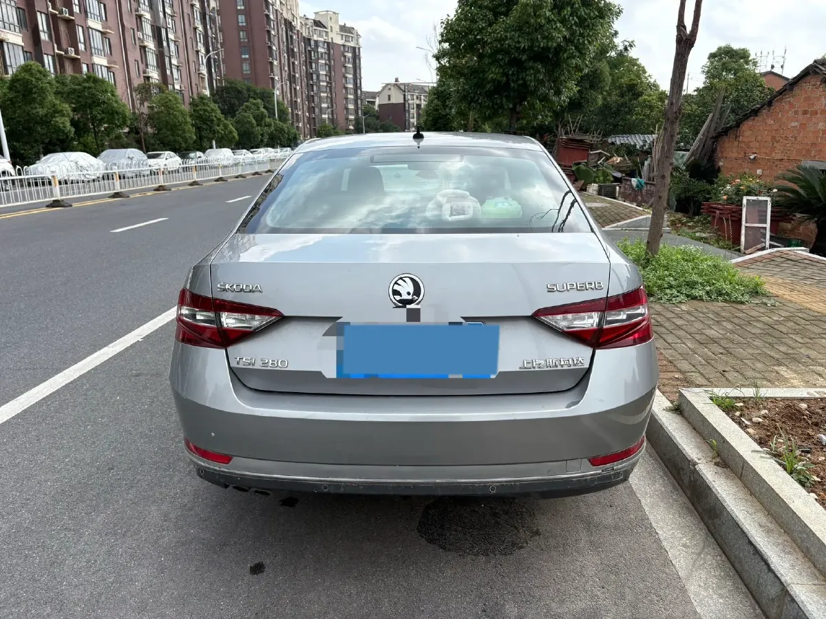 2019 Skoda Superb 1.4T 150HP L4 7DCT,autocango,china used car exporter,china ev exporter,chinese used car exporter,chinese used ev exporter
