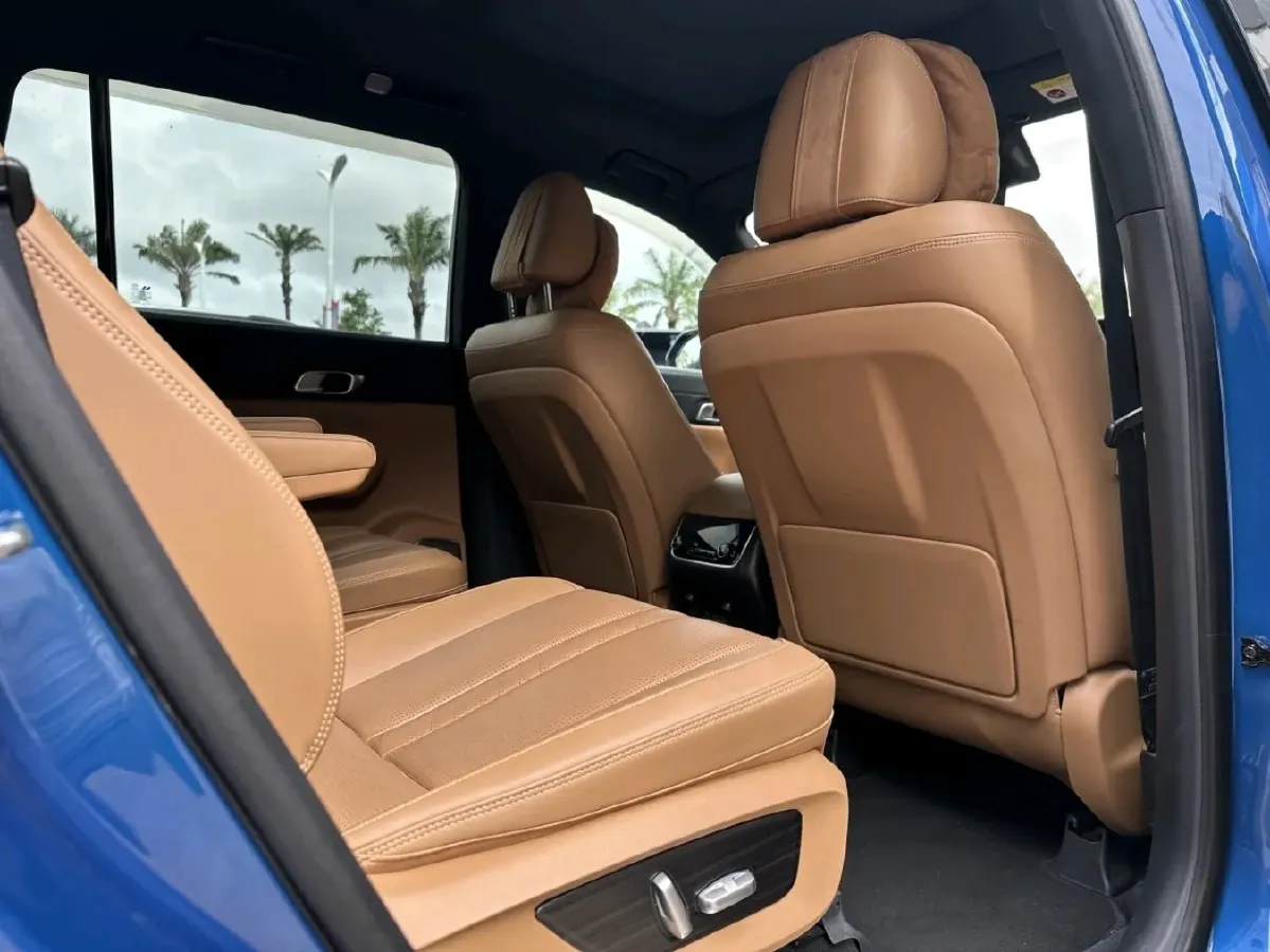 2020 Li ONE Range Extended 131HP REEV 40.5KWH,autocango,china used car exporter,china ev exporter,chinese used car exporter,chinese used ev exporter